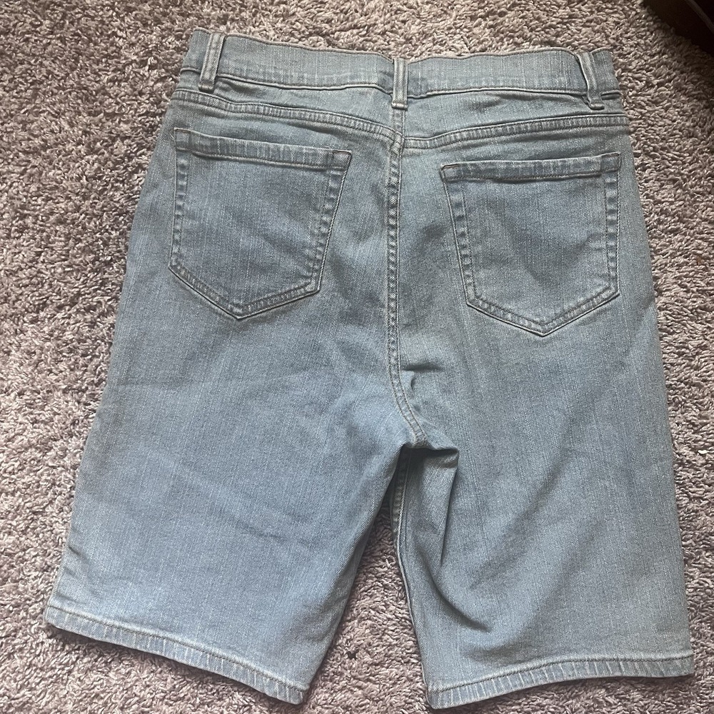 D & Co Women's Size 8 Bermuda Shorts Denim Blue Jean Summer Shorts - Picture 2 of 7